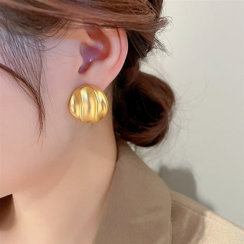 Gold Stud Earrings With Waves Pattern | Style No. 159