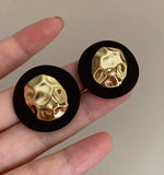 Gold Stud Earrings With Black Color | Style No. 142